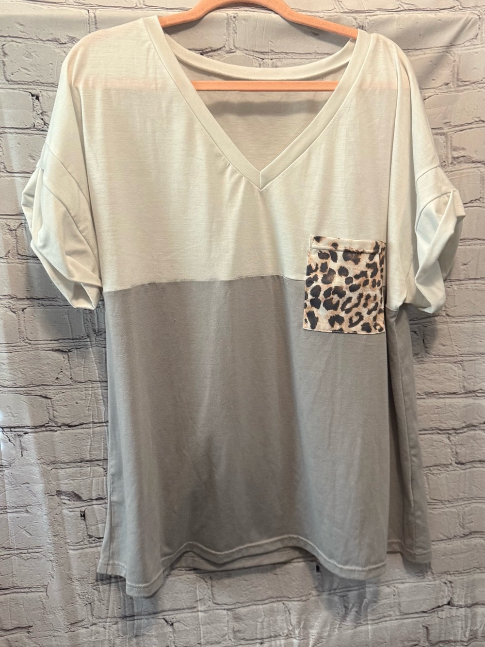 V-Neck Colorblock Pocket Tee with Leopard Accent - Light Cream & Gray